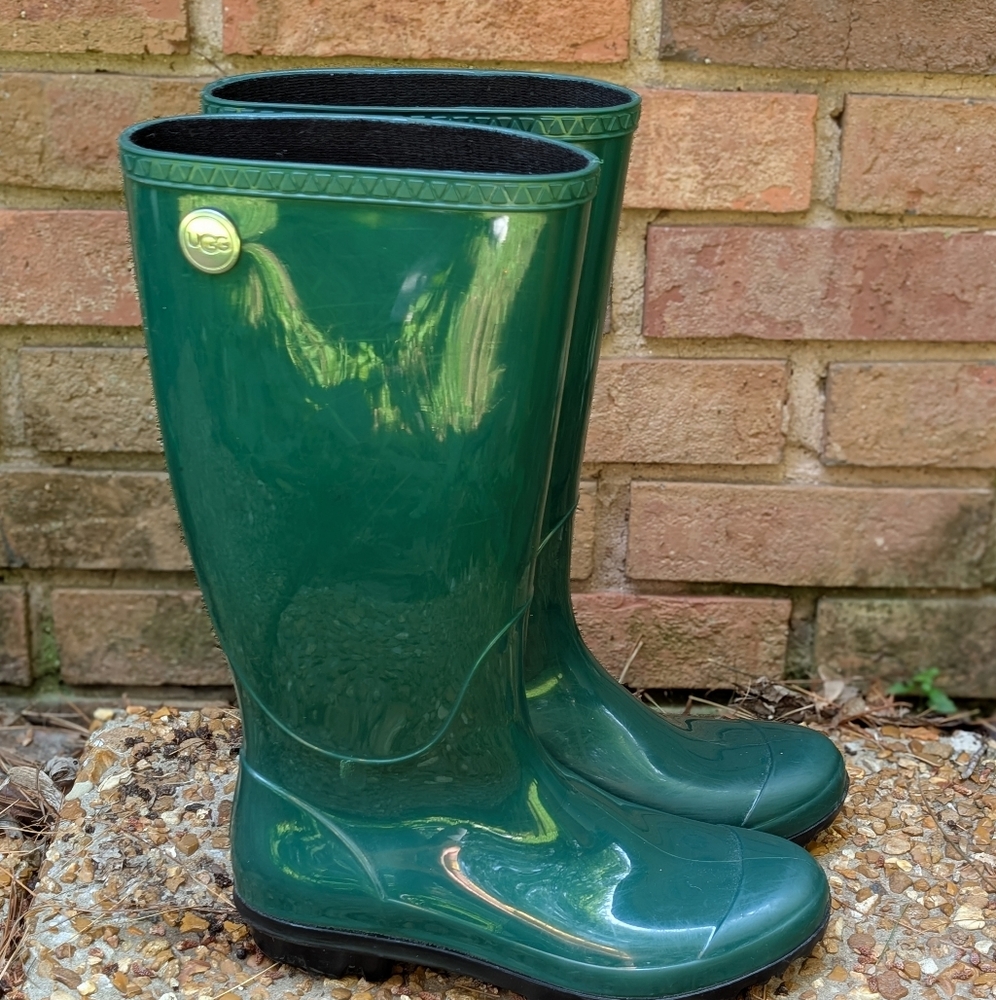 UGG Pine Green Shaye Waterproof Rain Boots Womens Size 7 USA Cottage Beach Core